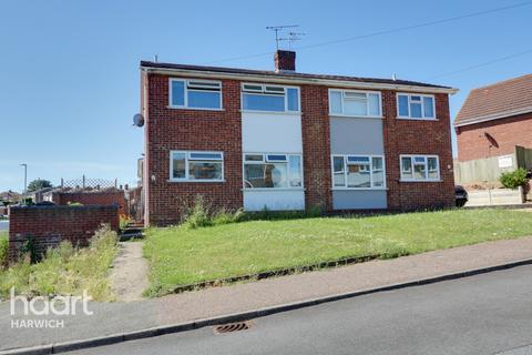 18 Deepdale Road, Dovercourt, Harwich, CO12 4BB