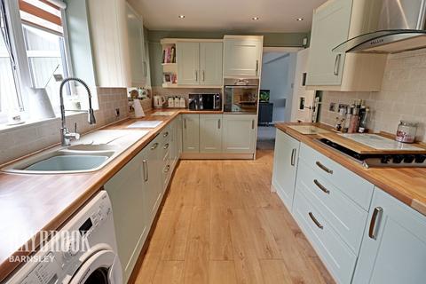 2 Falconer Close, Darton, Barnsley, S75 5RA