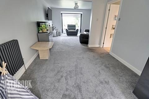 2 Falconer Close, Darton, Barnsley, S75 5RA