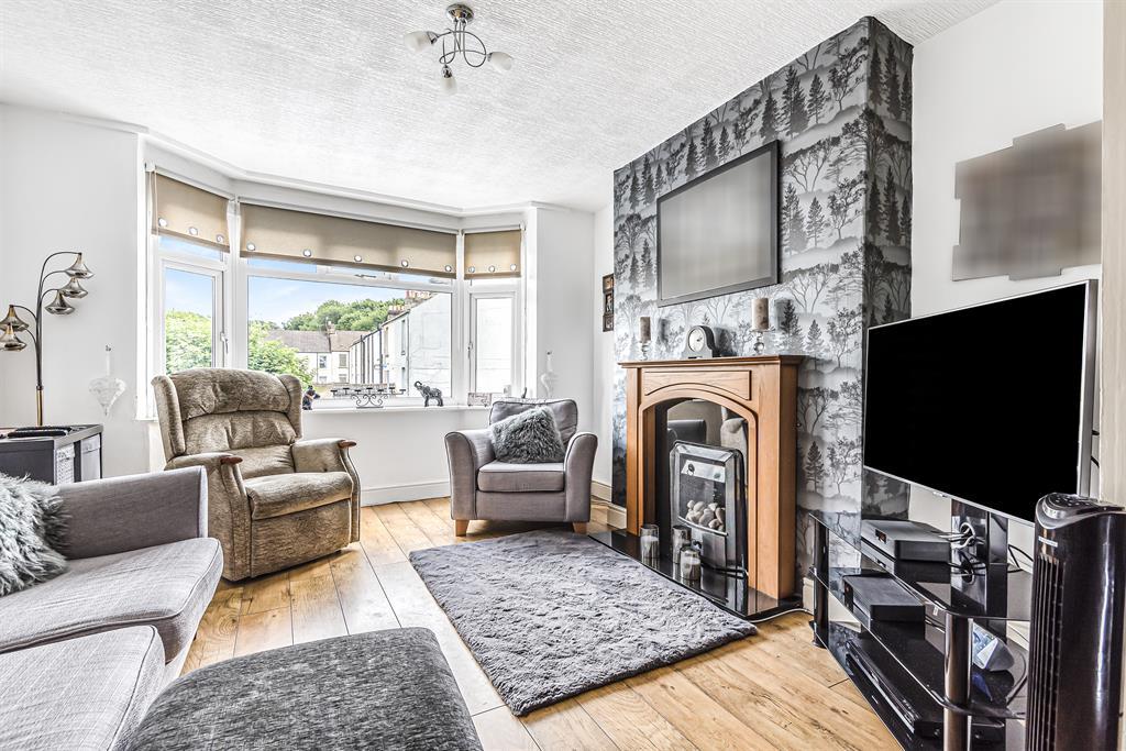 St. Marys Road, Gillingham 4 bed terraced house £310,000