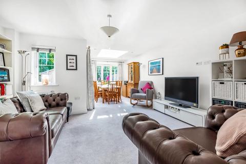6 Chenneston Close, Sunbury-on-thames, TW16 6BE