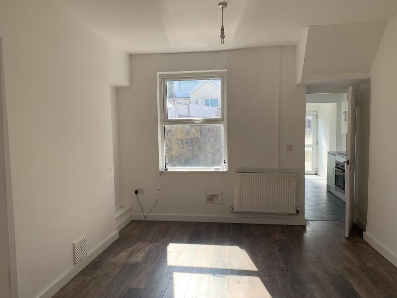 Cecil Street, Neath, Neath Port Talbot. 3 bed end of terrace house £