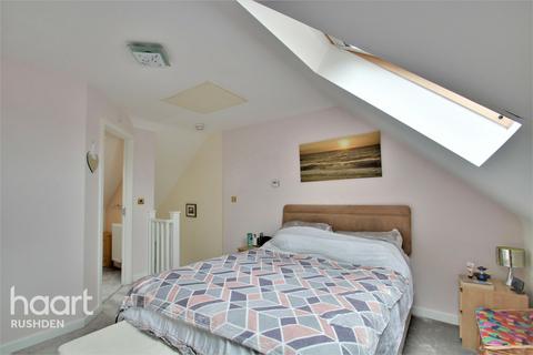4 Chimney Crescent, Irthlingborough, Wellingborough, NN9 5WF