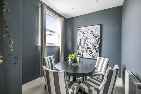 Flat C, 21 Trinity Road, London, SW17 7SD