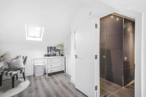 Flat C, 21 Trinity Road, London, SW17 7SD