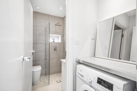Flat C, 21 Trinity Road, London, SW17 7SD