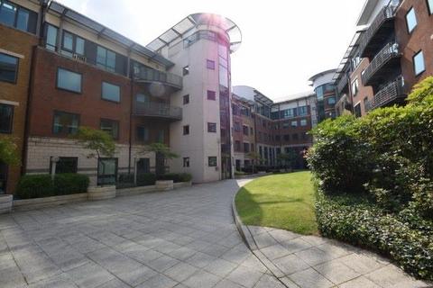 2 bedroom flat to rent, City South, City Road East, Manchester, M15 4QE