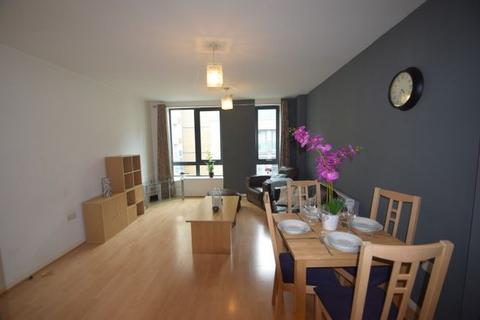 2 bedroom flat to rent, City South, City Road East, Manchester, M15 4QE