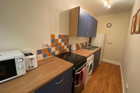 2 bedroom flat to rent, Parkside Street, Newington, Edinburgh, EH8