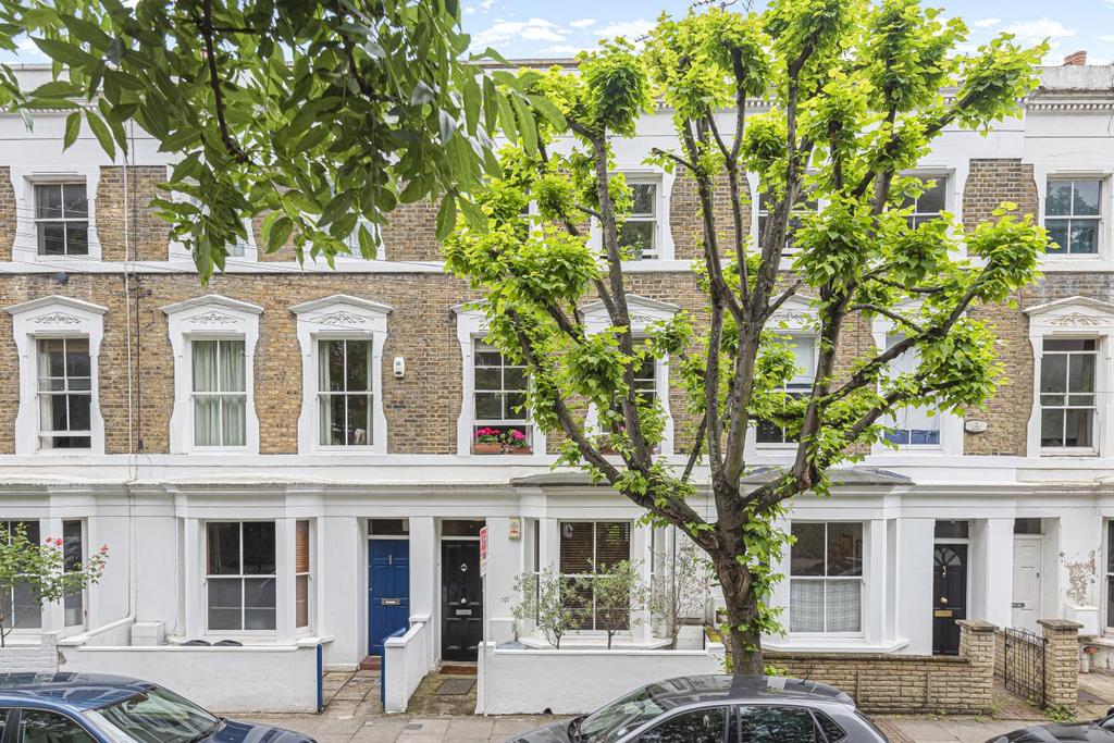 Home Road, Battersea 2 bed flat for sale £575,000