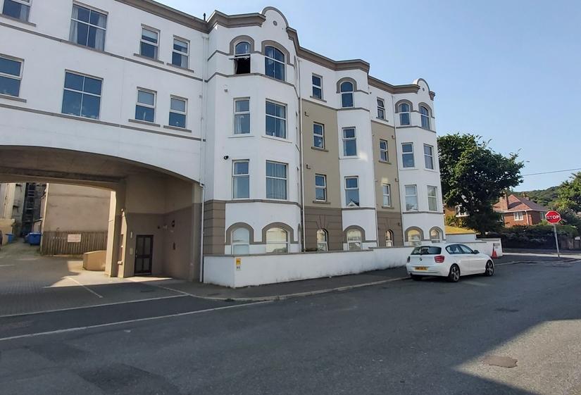 Queens Pier Apartments, Ramsey, Ramsey, Isle of Man, IM8 2 bed