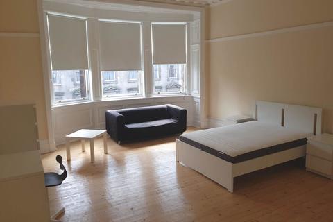 1 bedroom in a flat share to rent, Sauchiehall St., Glasgow