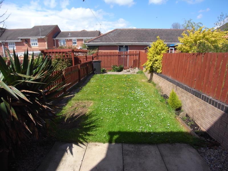 DOUBLEGATES AVENUE, RIPON, HG4 2TP 2 bed semidetached house £650 pcm