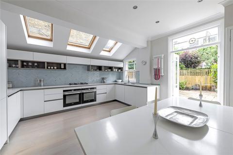 46 Muncaster Road, London, SW11 6NU