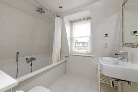 46 Muncaster Road, London, SW11 6NU