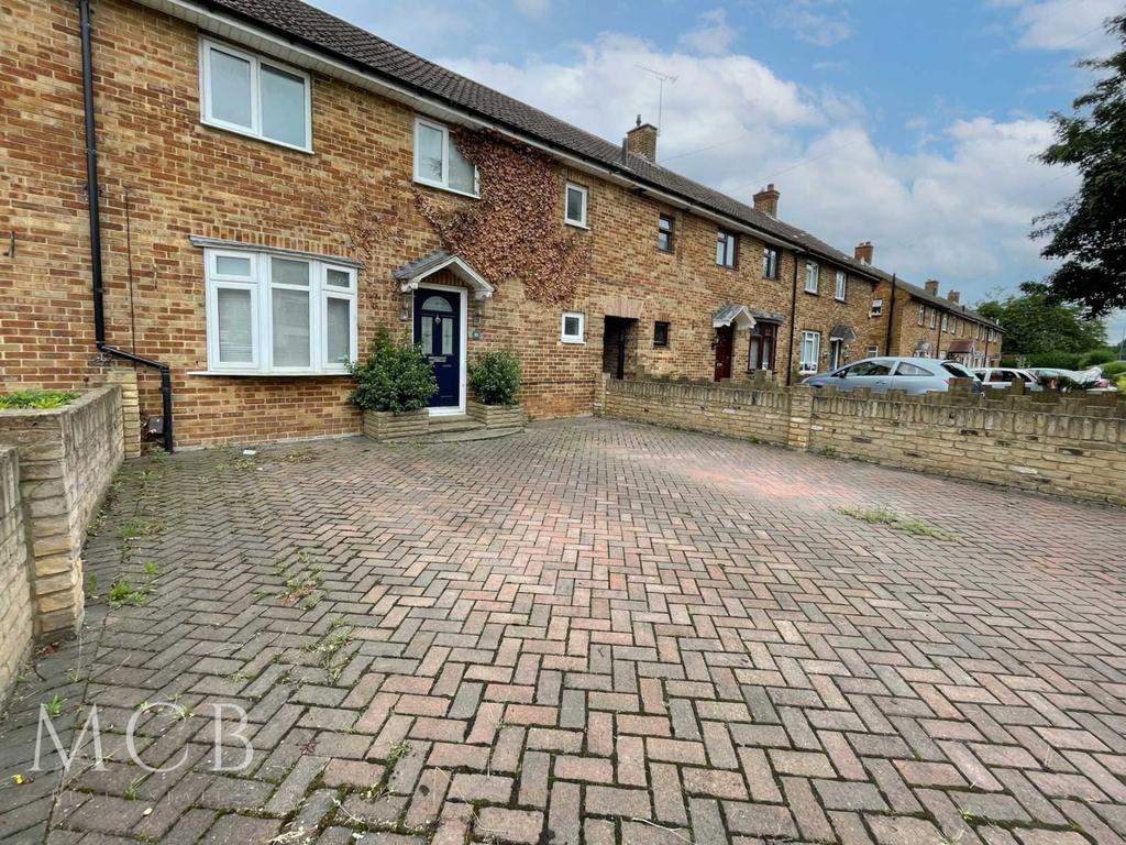Porters Way, West Drayton, UB7 3 bed semidetached house £1,750 pcm