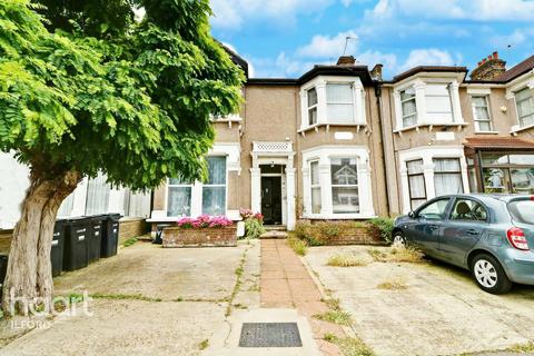 67b Courtland Avenue, Ilford, IG1 3DR