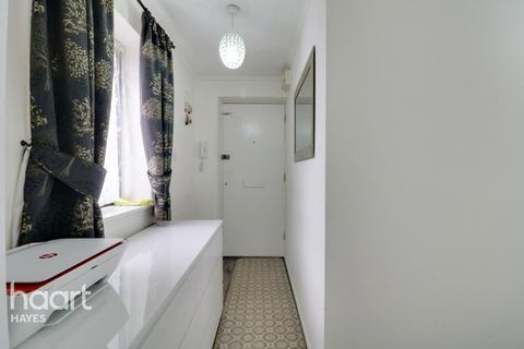9 Gade Close, Hayes, UB3 3PY