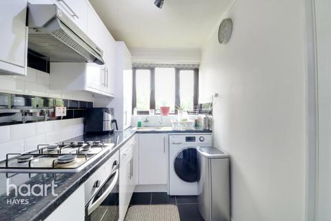 9 Gade Close, Hayes, UB3 3PY