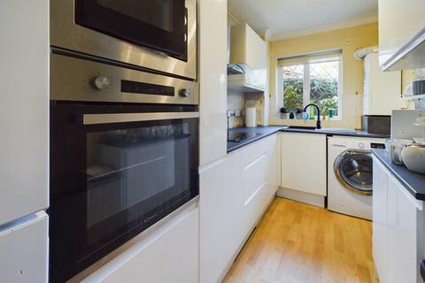 2 bedroom flat for sale, Hatchlands, Cuckfield, RH17