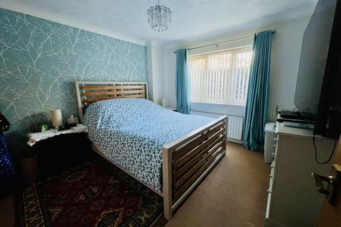 2 bedroom flat for sale, Hatchlands, Cuckfield, RH17