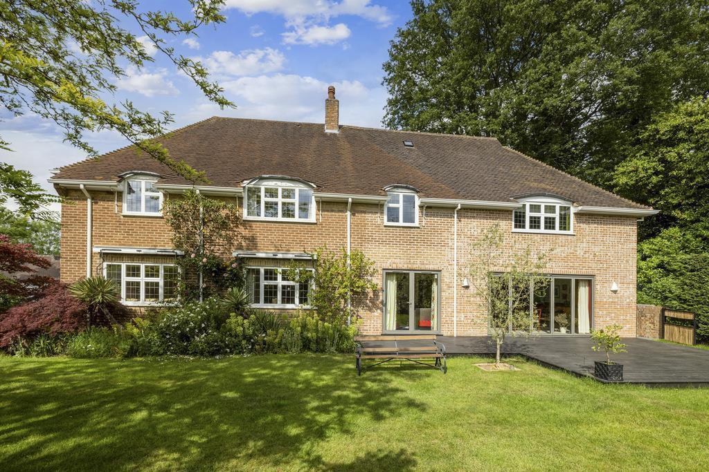 Winchester Close, Esher, KT10 5 bed detached house £2,250,000