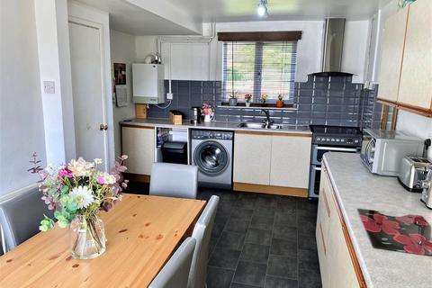14 Hadley Road, Dursley, GL11 6LU