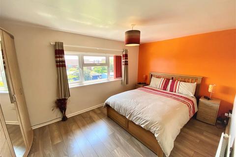 14 Hadley Road, Dursley, GL11 6LU