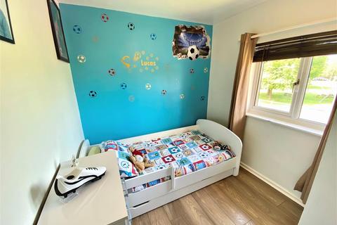 14 Hadley Road, Dursley, GL11 6LU