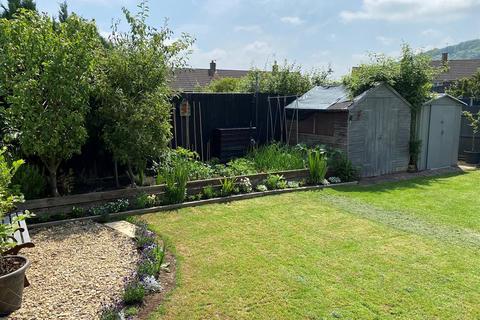 14 Hadley Road, Dursley, GL11 6LU
