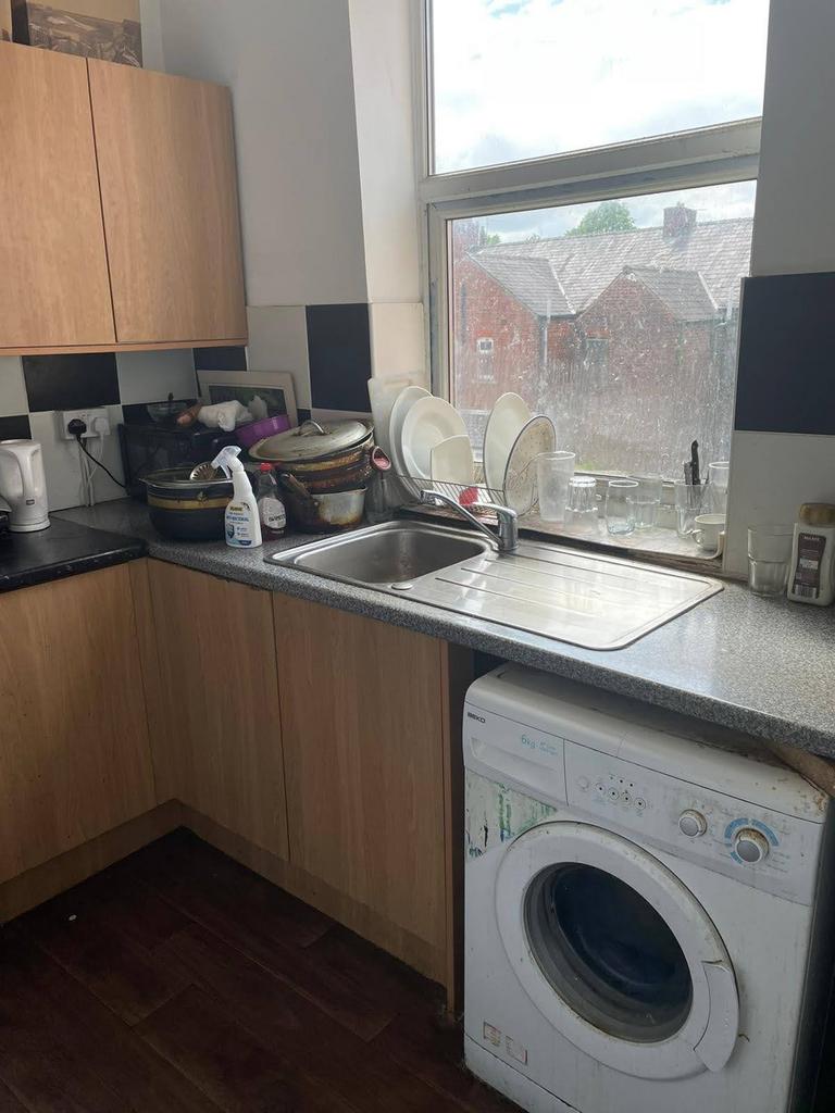 3 Bedroom Flat To Let