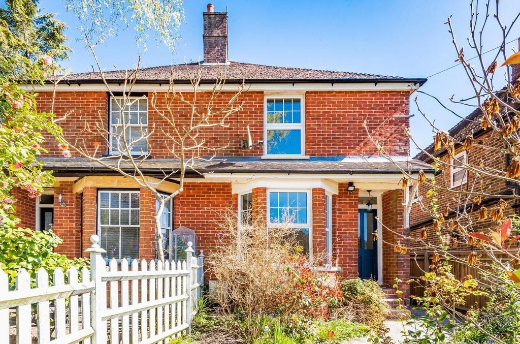 Underwood Road, Haslemere, GU27 3 bed semidetached house £575,000
