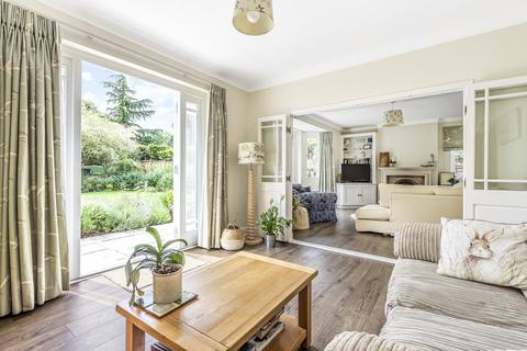 14 Oaken Drive, Claygate, Esher, KT10 0DL
