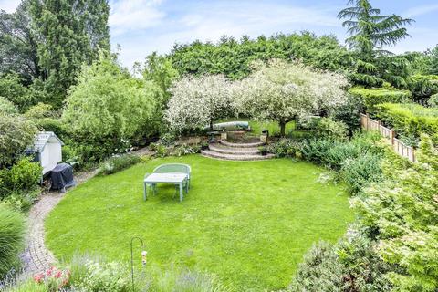 14 Oaken Drive, Claygate, Esher, KT10 0DL