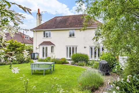 14 Oaken Drive, Claygate, Esher, KT10 0DL