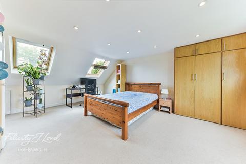 154 Tunnel Avenue, London, SE10 0PL