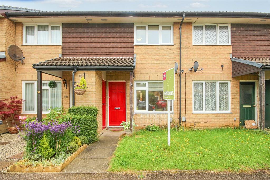 Forresters Drive, Welwyn Garden City, Hertfordshire 2 bed terraced house £1,200 pcm (£277 pw)