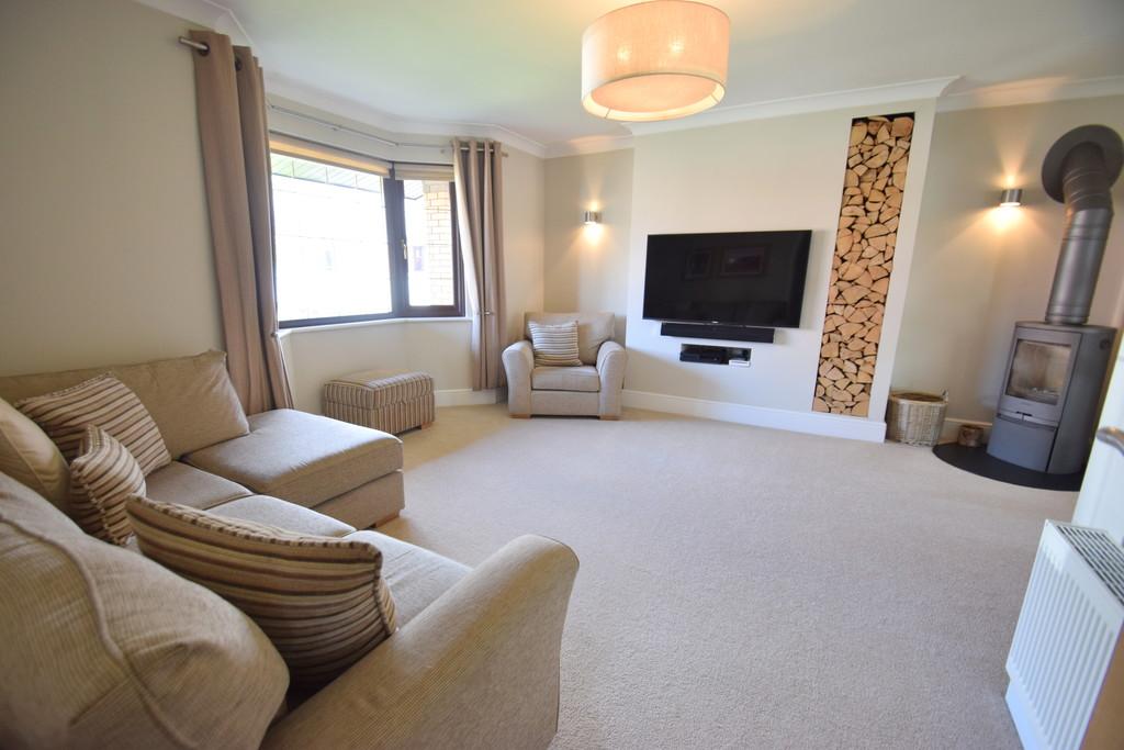 6 Beechwood Grove, Pencoed, Bridgend, Bridgend County Borough, CF35 6SU