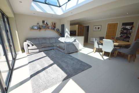 6 Beechwood Grove, Pencoed, Bridgend, CF35 6SU