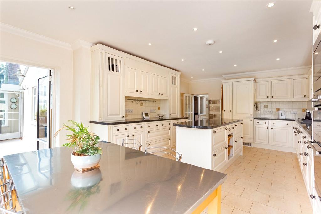 Kitchen/ Breakfast