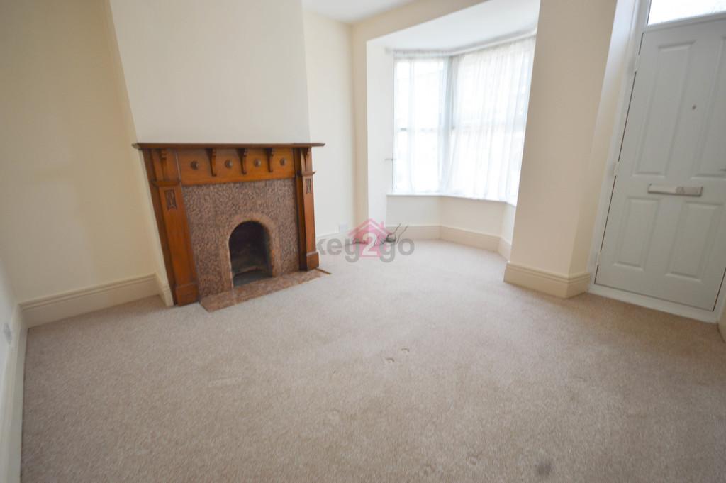 Vicar Lane, Woodhouse, Sheffield, S13 3 bed end of terrace house £140,000