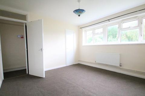 2 bedroom maisonette to rent, Bramble Close, Shirley