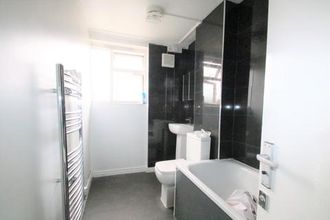 2 bedroom maisonette to rent, Bramble Close, Shirley