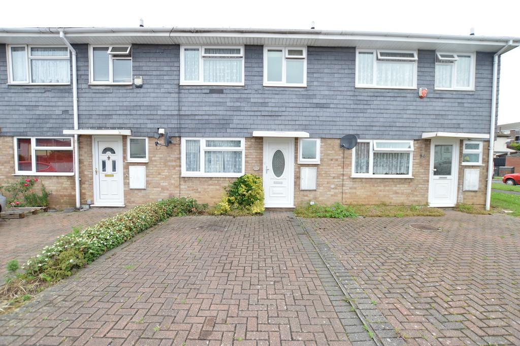 St Andrews Way, Slough 3 bed terraced house £350,000