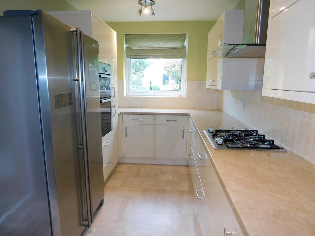 Knowles Hill, Rollestonondove 3 bed semidetached house £875 pcm (£