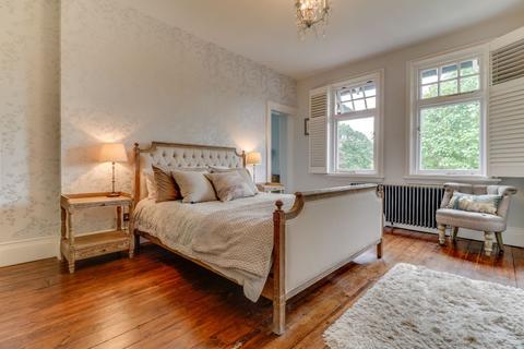 11 Ashleigh Road, Solihull, B91 1AE
