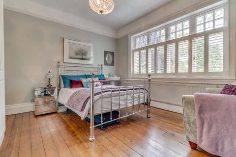 11 Ashleigh Road, Solihull, B91 1AE
