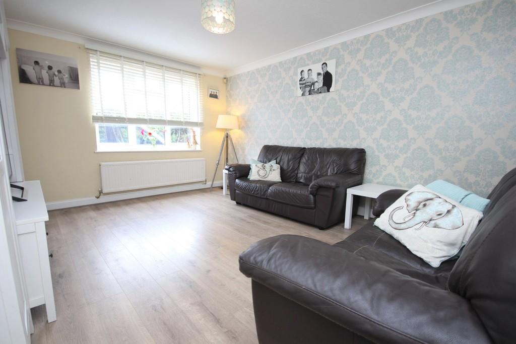 The Glades, Locks Heath 4 bed link detached house £425,000