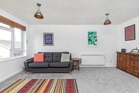 6 Field End, Kings Worthy, Winchester, SO23 7PZ
