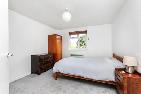 6 Field End, Kings Worthy, Winchester, SO23 7PZ
